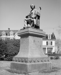 Statue of John Warwick Daniel